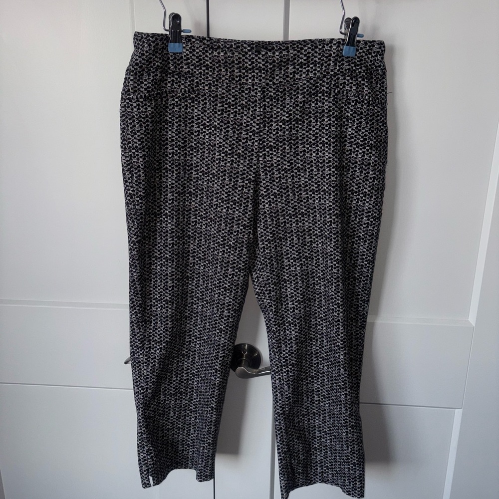 Hilary Radley lot of 3 Straight Leg Capri, black & white pattern charcoal and na